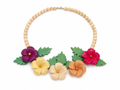 COLLAR DE FLORES TROPICALES EN MADERA TALLADA (C. 1950–1959)