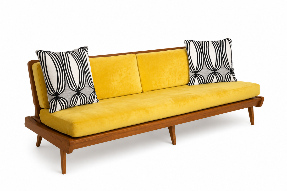 SOFÁ DE TRES PLAZAS MID-CENTURY MODERN — ESTILO DANÉS (C. 1960–1969)