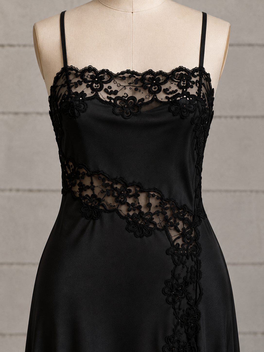 EMILIO PUCCI FOR FORMFIT ROGERS BLACK LACE FULL SLIP