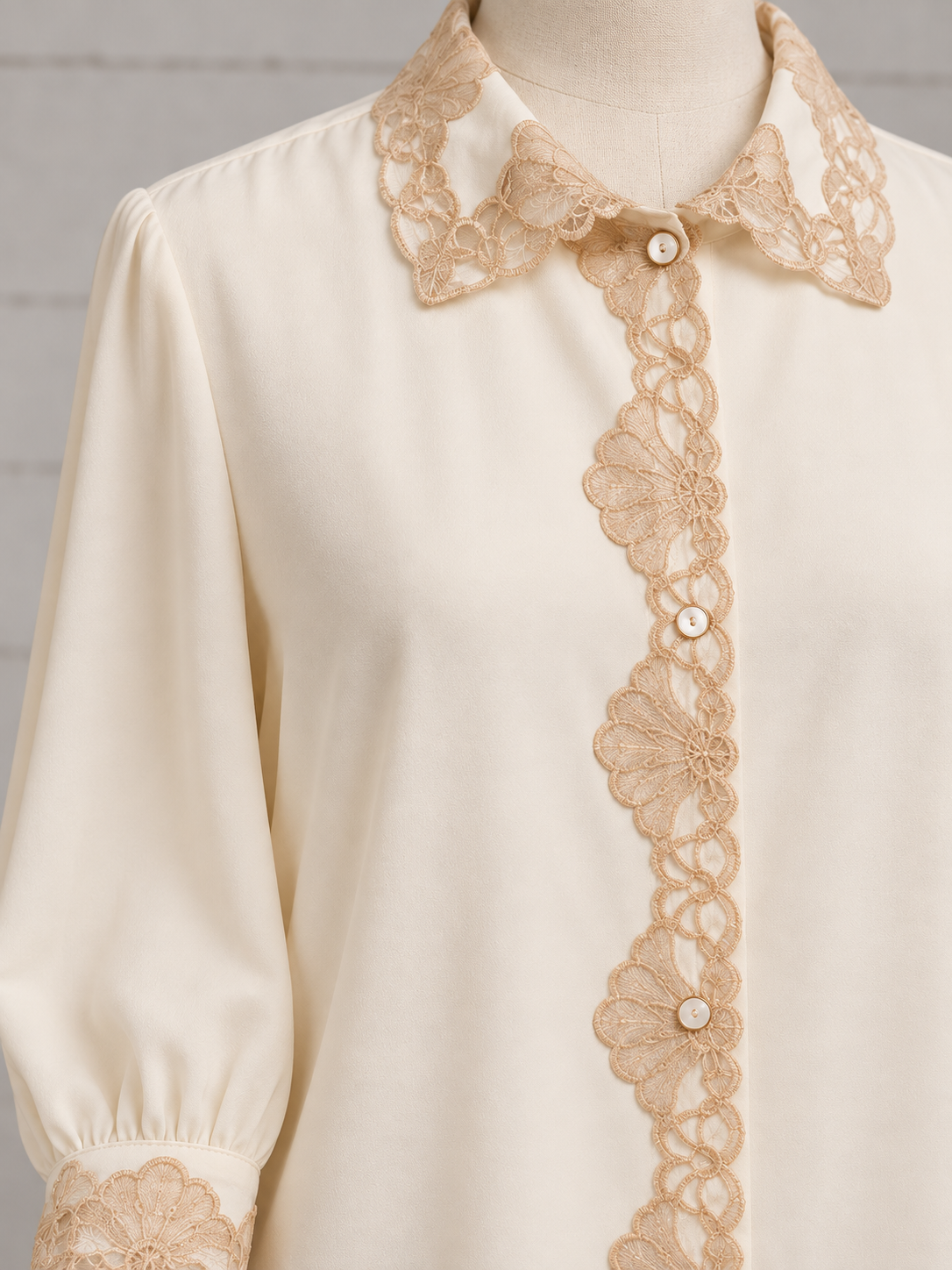 EMILIO PUCCI FORMFIT ROGERS IVORY LACE NYLON BLOUSE