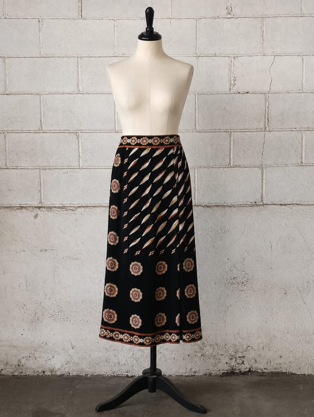 EMILIO PUCCI 1970s GEOMETRIC ORNAMENTAL PRINT MIDI SKIRT